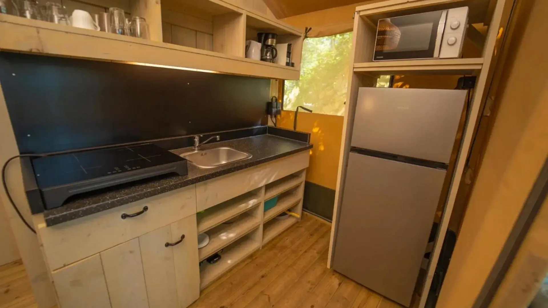 Kemping Sivinos Camping Boutique Manerba del Garda Włochy